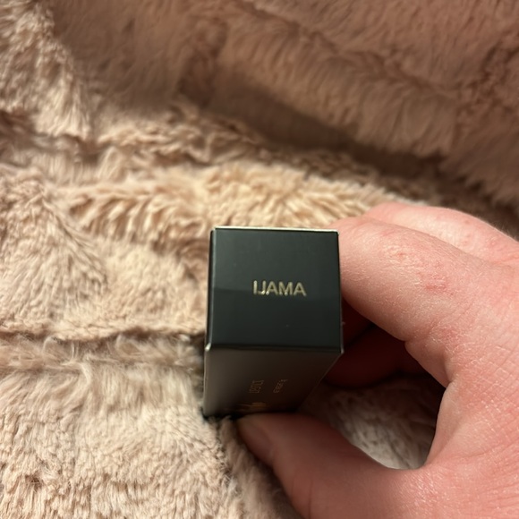 Mischo Beauty Lipstick in Shade Ijama Full Size New In Box - Picture 7 of 7